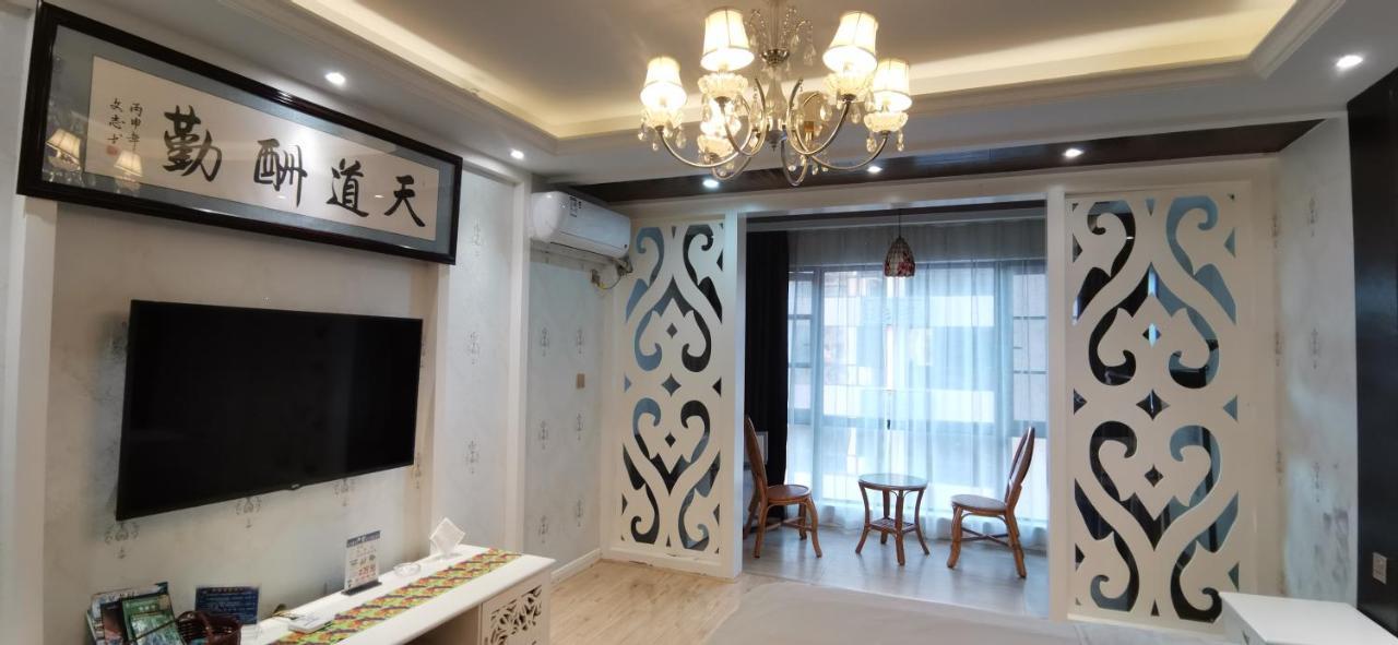 Doudou Meilan Fengqing Inn Цзинхун Екстериор снимка
